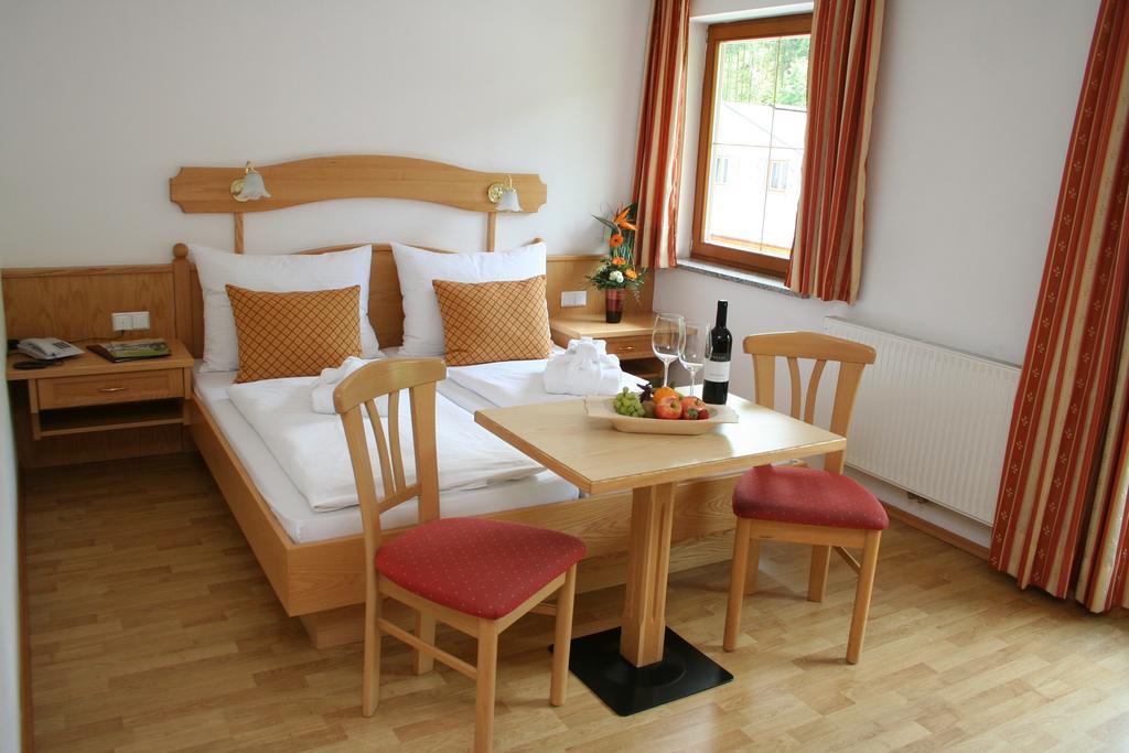 Hotel Alpenrose Muehlbach Am Hochkoenig Quarto foto